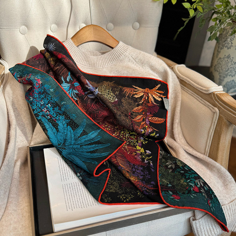 Double Faced Printed Scarf Lux - مراجعة Winter Clothing Hong Kong وسعره