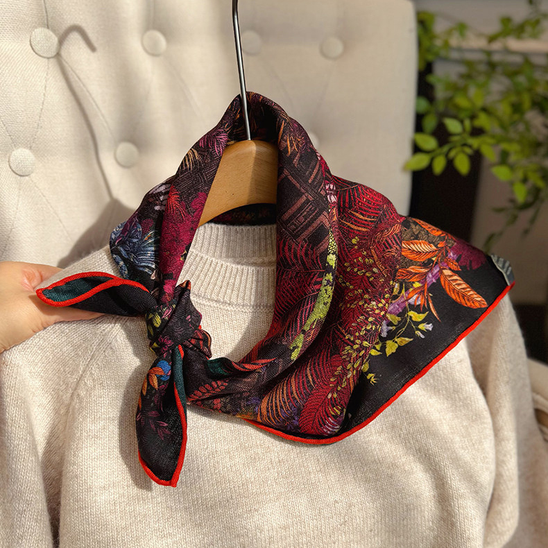Double Faced Printed Scarf Lux - مراجعة Winter Clothing Hong Kong وسعره