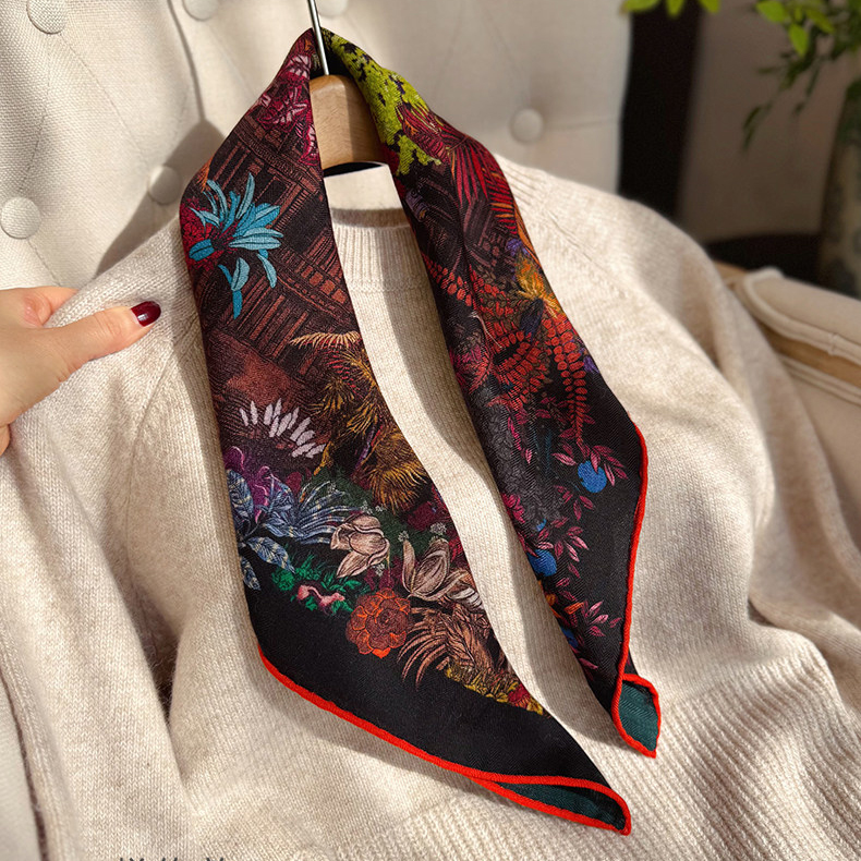 Double Faced Printed Scarf Lux - مراجعة Winter Clothing Hong Kong وسعره