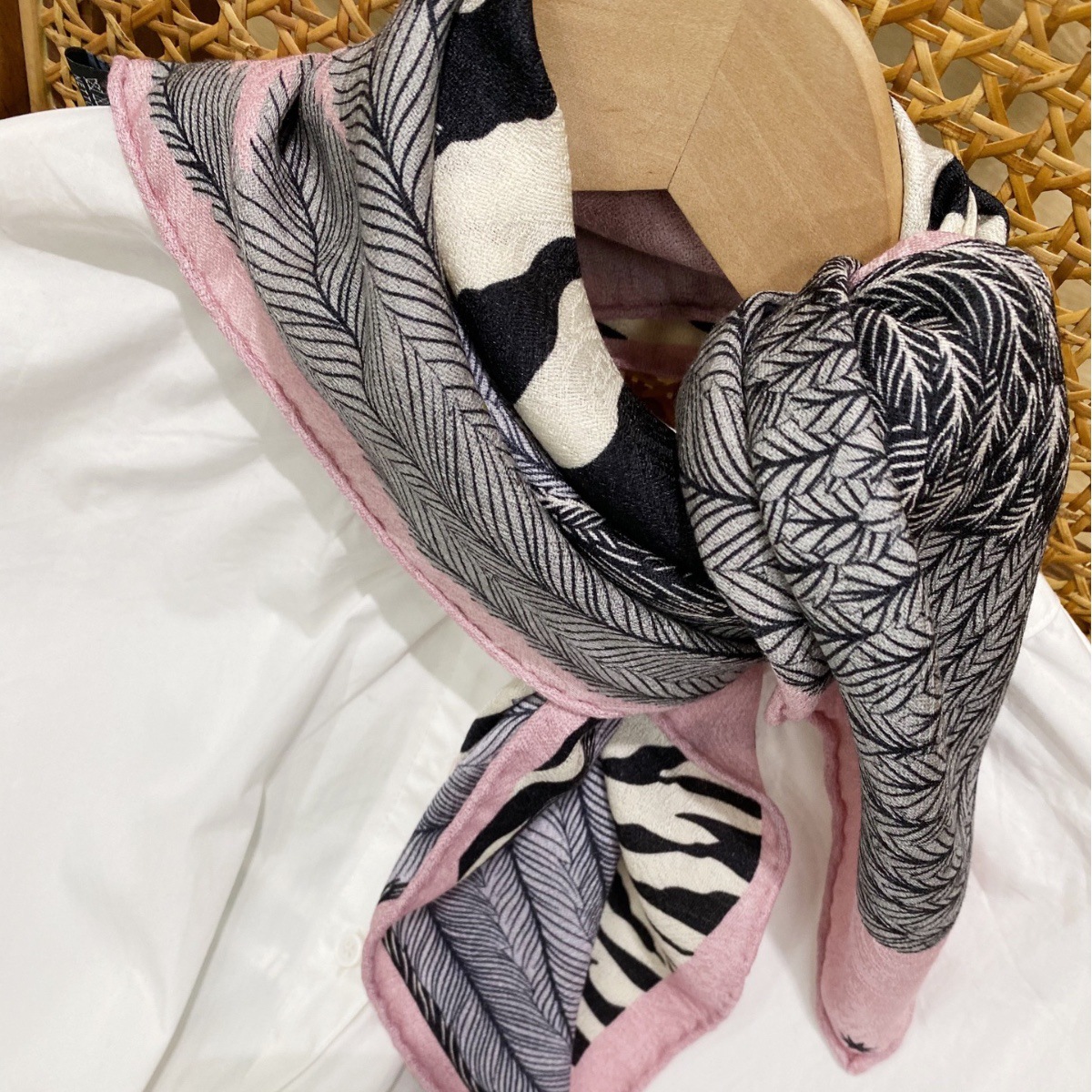 Double Side Silk Wool Scarf Wo - مراجعة Winter Clothing Hong Kong وسعره